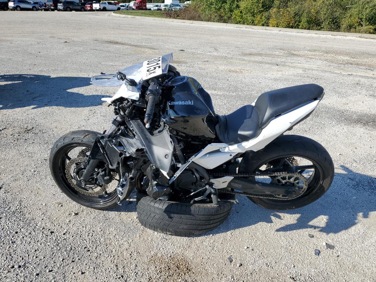 2025 Kawasaki Ex650 R - Фото 3