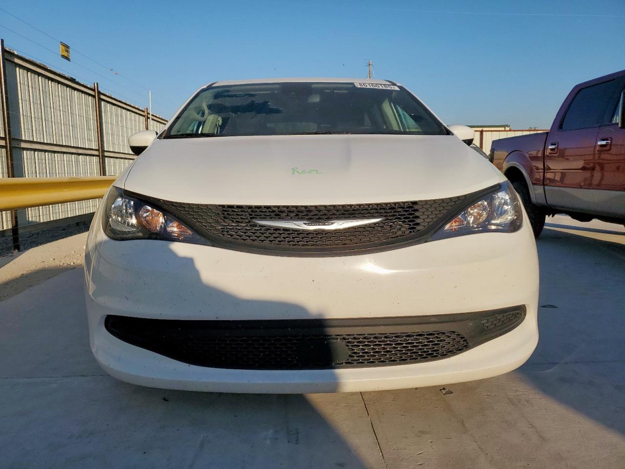 2023 Chrysler Voyager Lx - Фото 5
