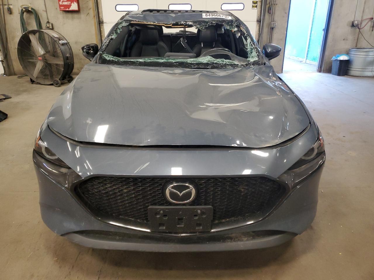 2021 Mazda 3 Premium - Image 5