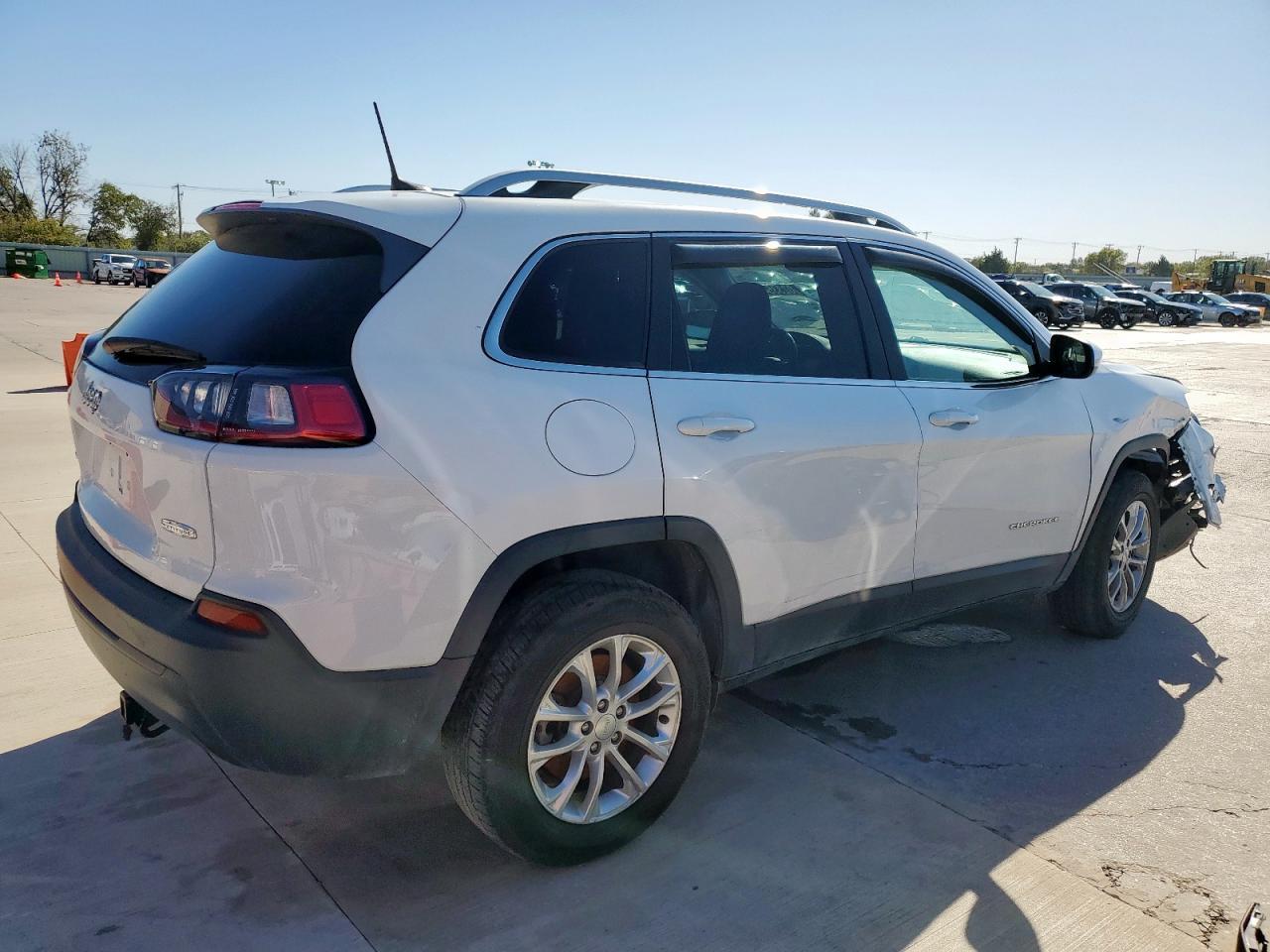 2019 Jeep Cherokee Latitude - Image 3