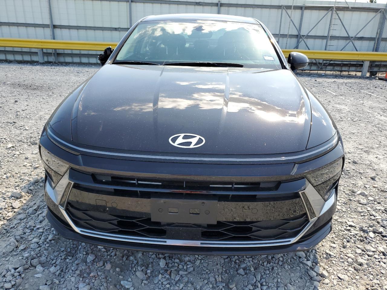 2025 Hyundai Sonata Sel - Image 5