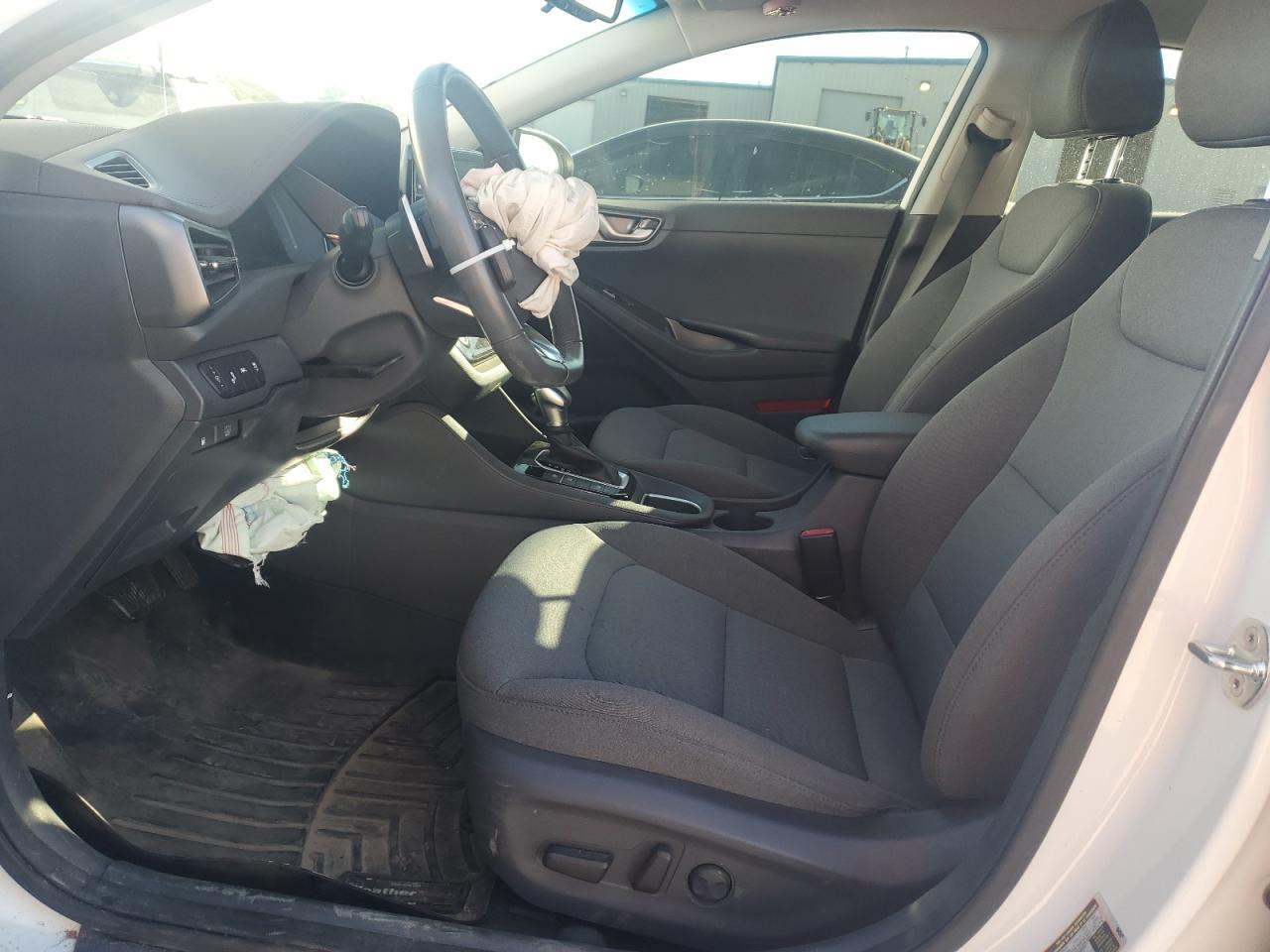 2022 Hyundai Ioniq Se - Image 7