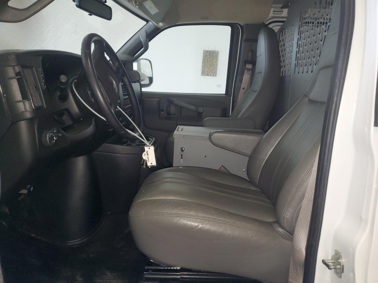 2023 Chevrolet Express Utility / Service Van - Фото 7