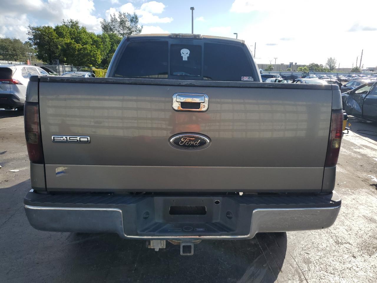 2005 Ford F150 Supercrew - Image 6