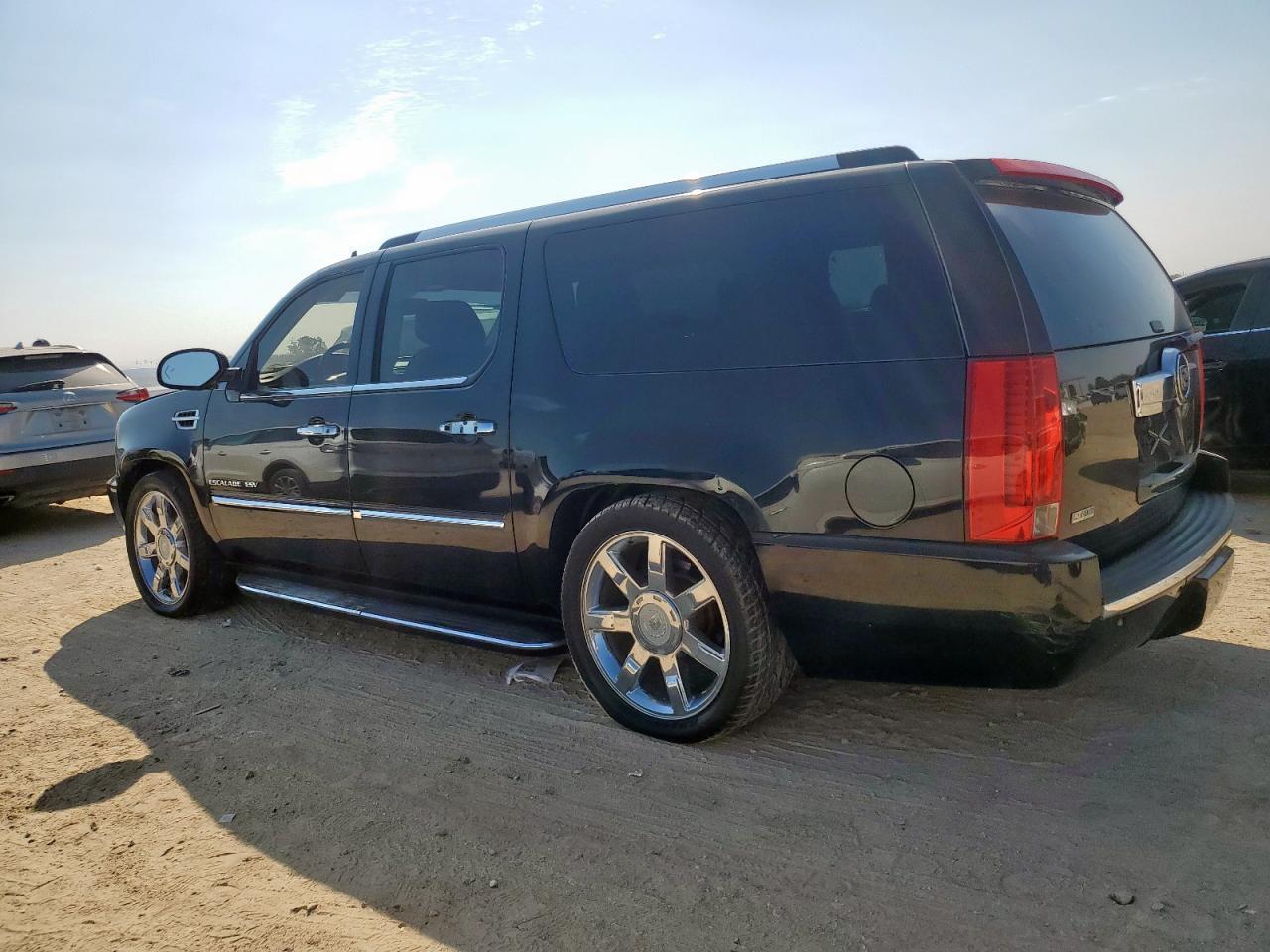 2011 Cadillac Escalade Esv Luxury - Фото 2