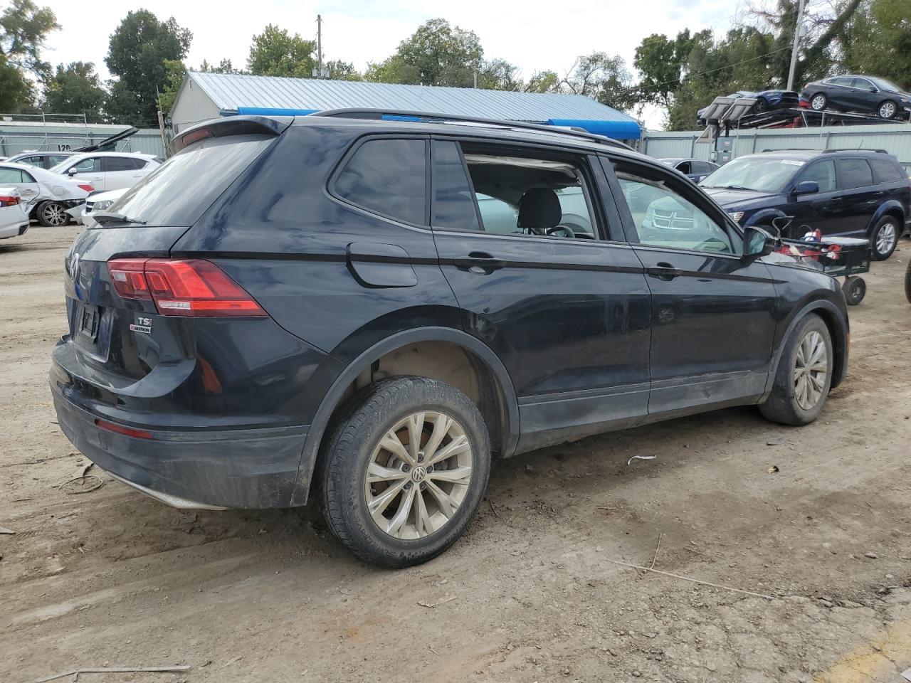 2018 Volkswagen Tiguan S - Image 3