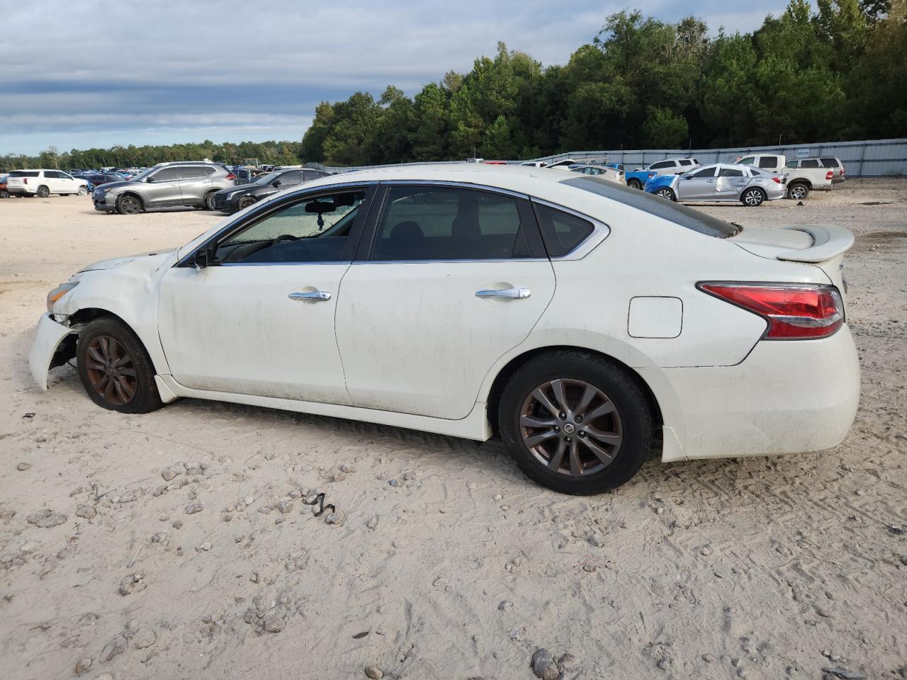 2015 Nissan Altima 2.5 - Фото 2