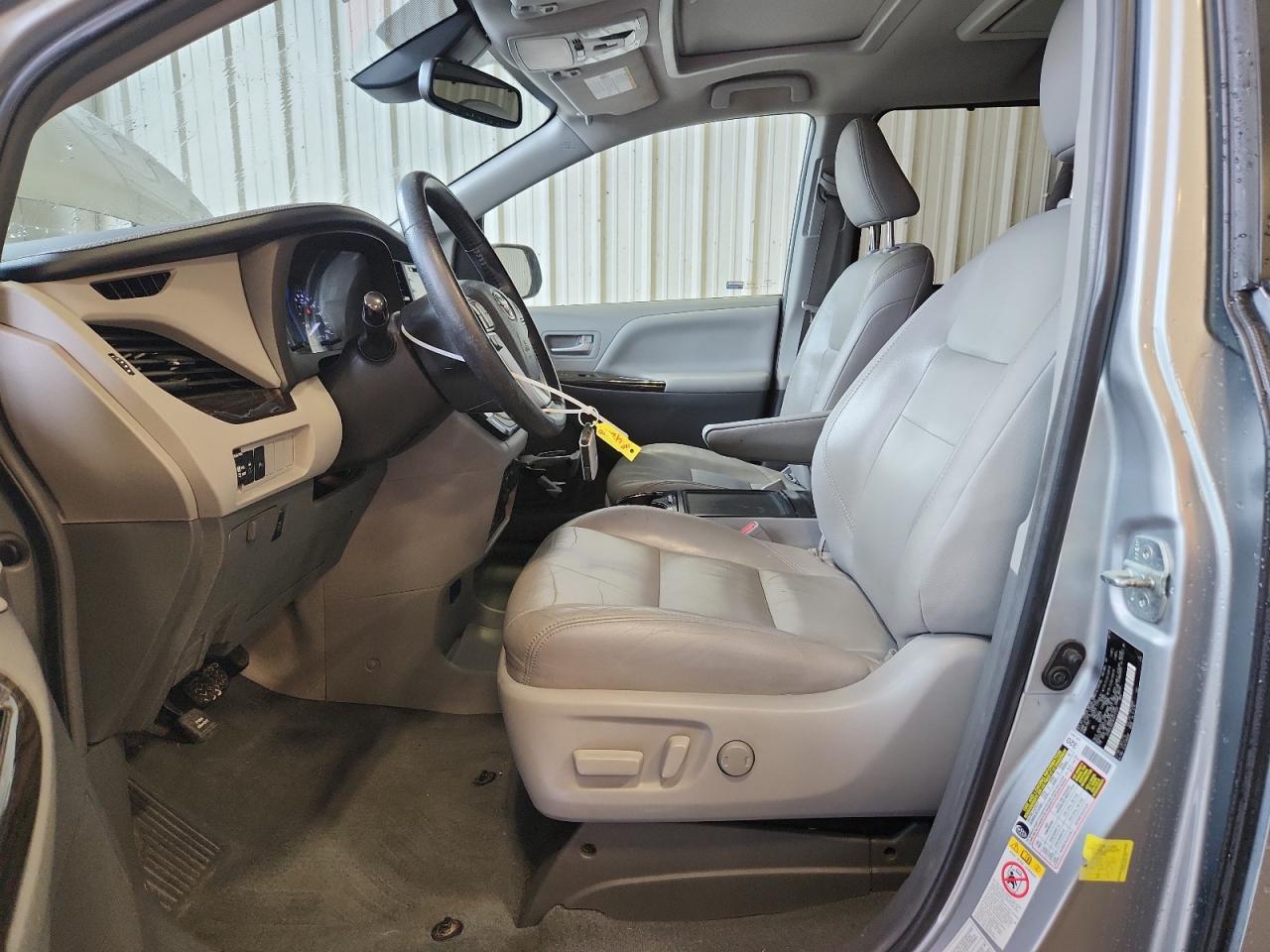 2019 Toyota Sienna Xle - Фото 7