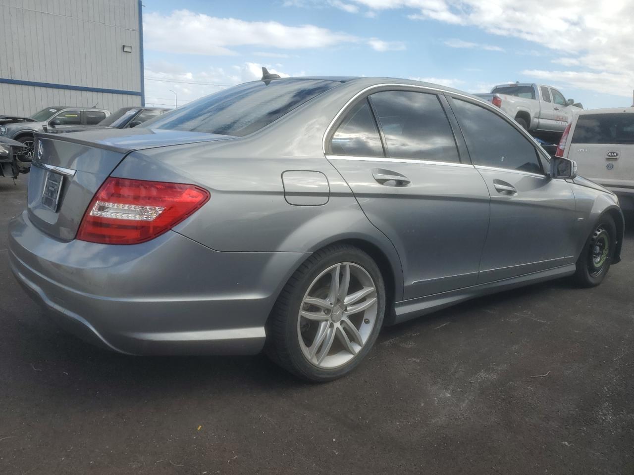2012 Mercedes-Benz C 250 - Фото 3