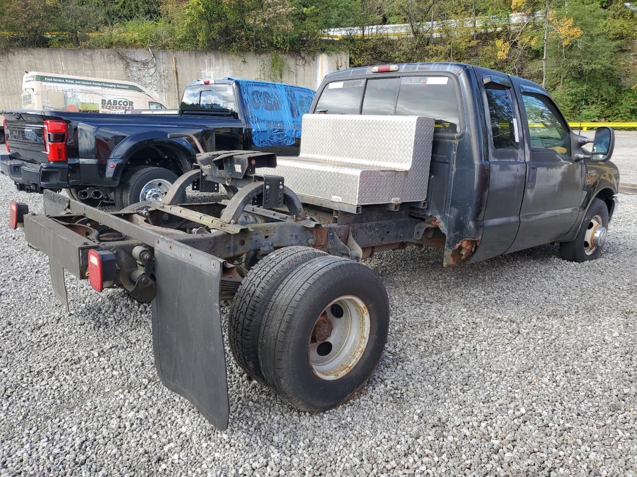 2000 Ford F350 Super Duty - Image 3