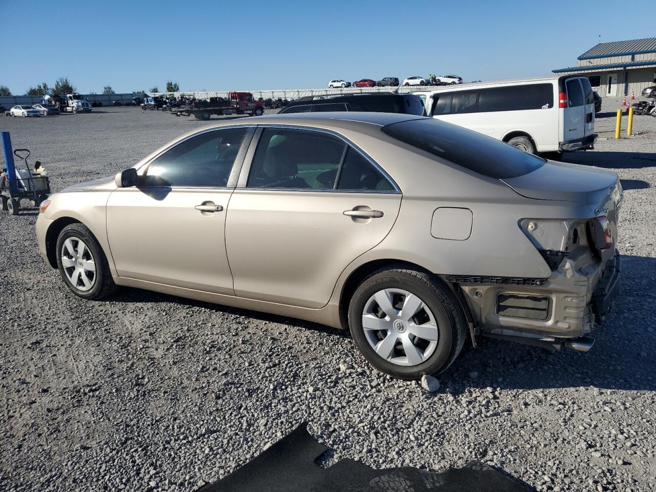 2008 Toyota Camry Le - Фото 2