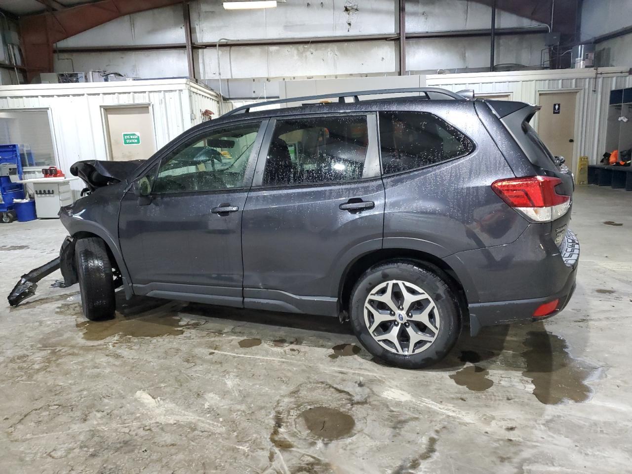 2019 Subaru Forester Premium - Фото 2
