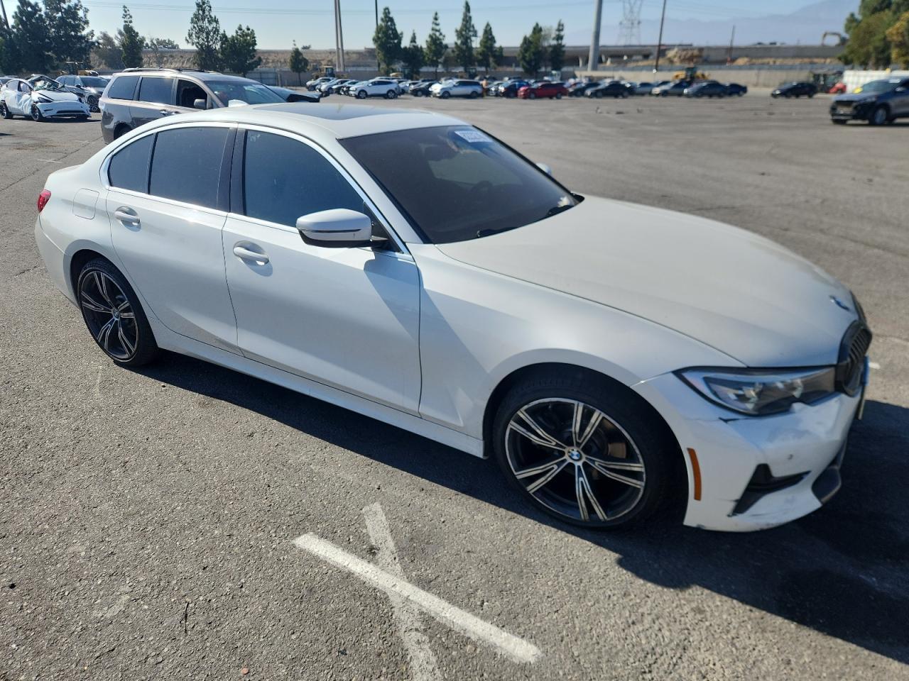 2020 BMW 330I - Фото 4