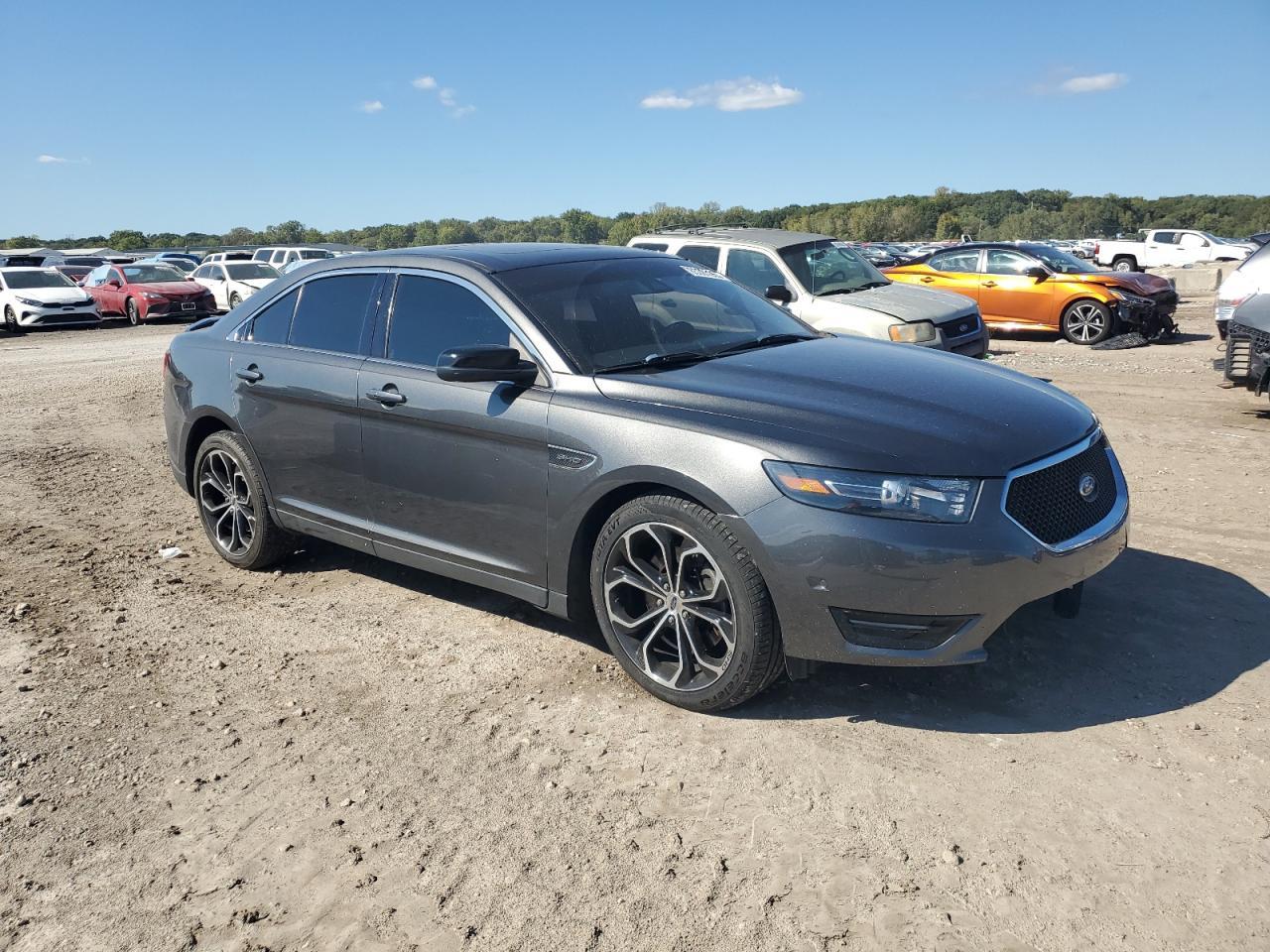 2016 Ford Taurus Sho - Фото 4