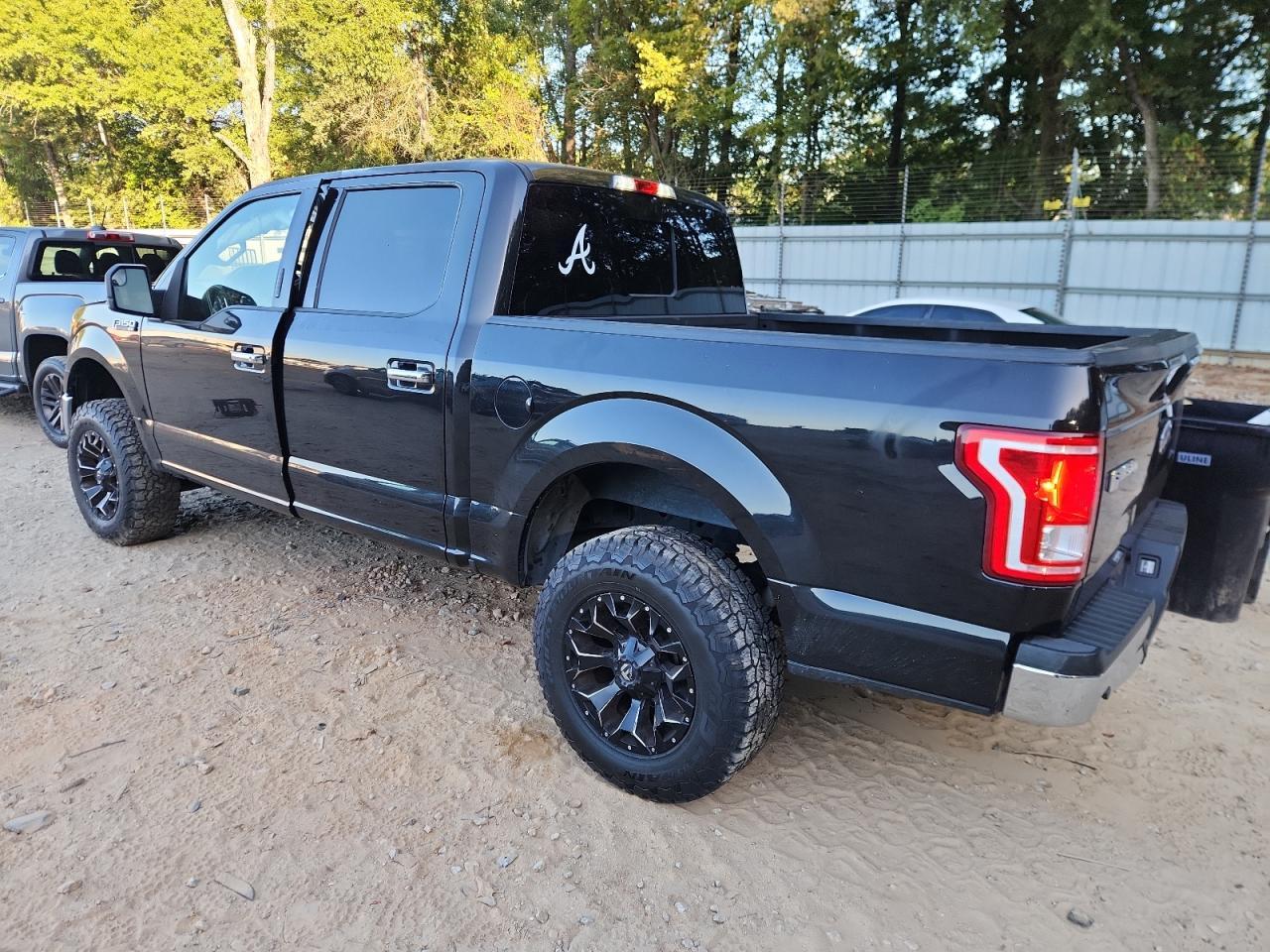 2015 Ford F150 Supercrew - Фото 2