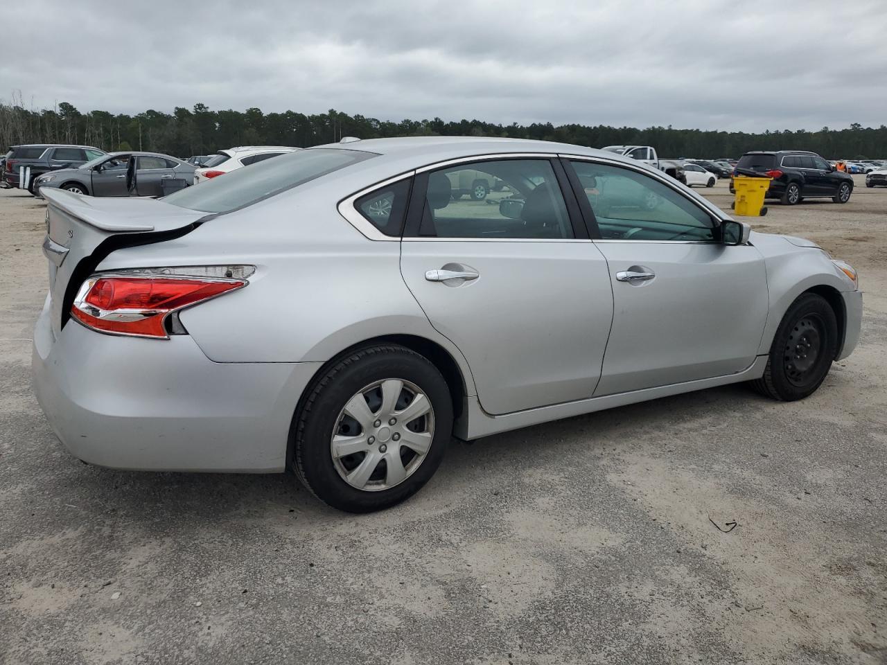 2015 Nissan Altima 2.5 - Фото 3