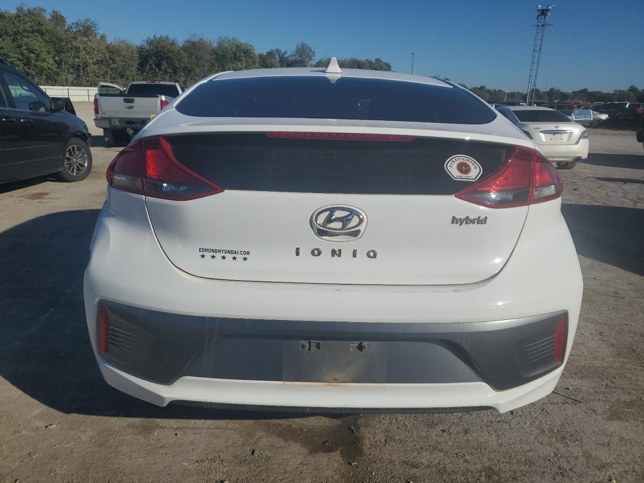 2022 Hyundai Ioniq Se - Image 6