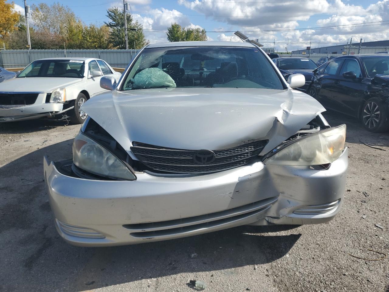 2002 Toyota Camry Le - Фото 5
