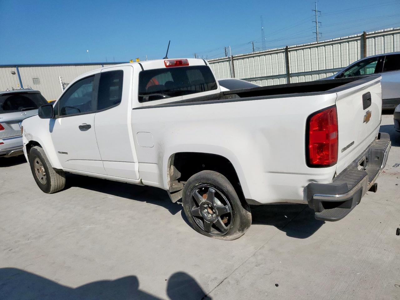 2016 Chevrolet Colorado - Фото 2
