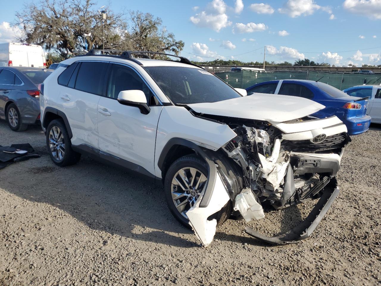 2020 Toyota Rav4 Xle Premium - Фото 4