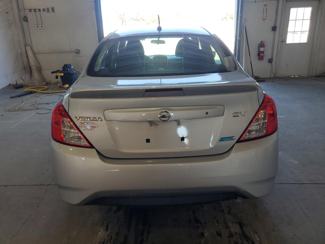 2015 Nissan Versa S - Фото 6