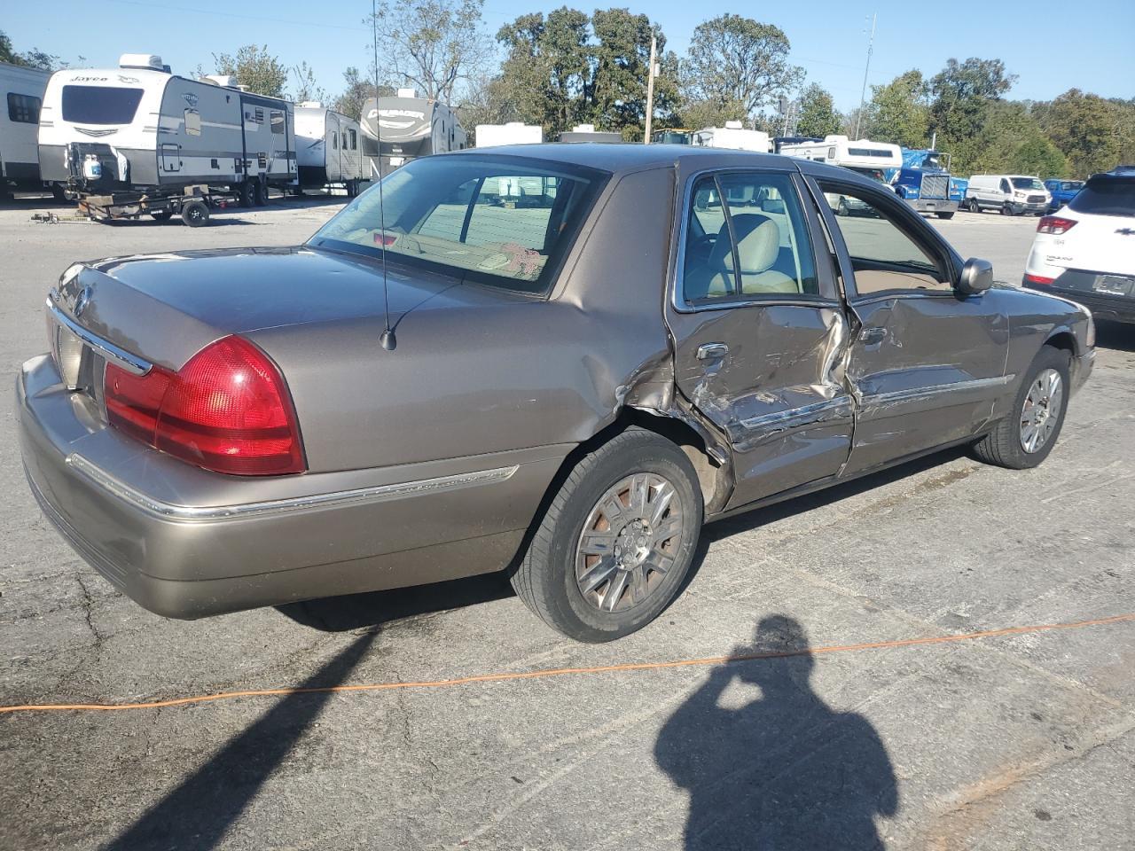 2005 Mercury Grand Marquis Gs - Image 3