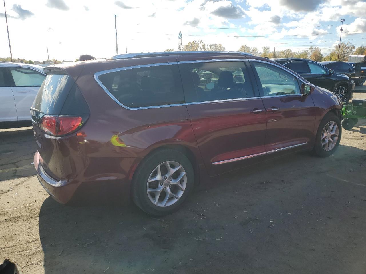 2019 Chrysler Pacifica Touring L - Фото 3