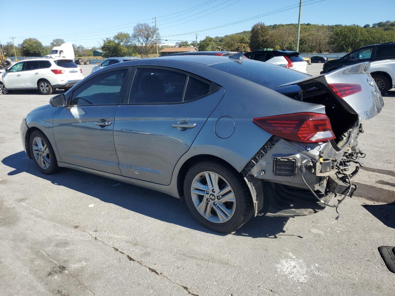 2019 Hyundai Elantra Sel - Image 2