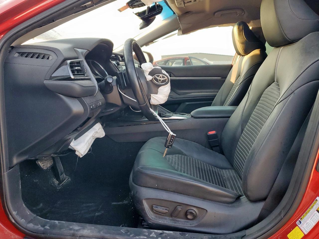 2020 Toyota Camry Se - Фото 7