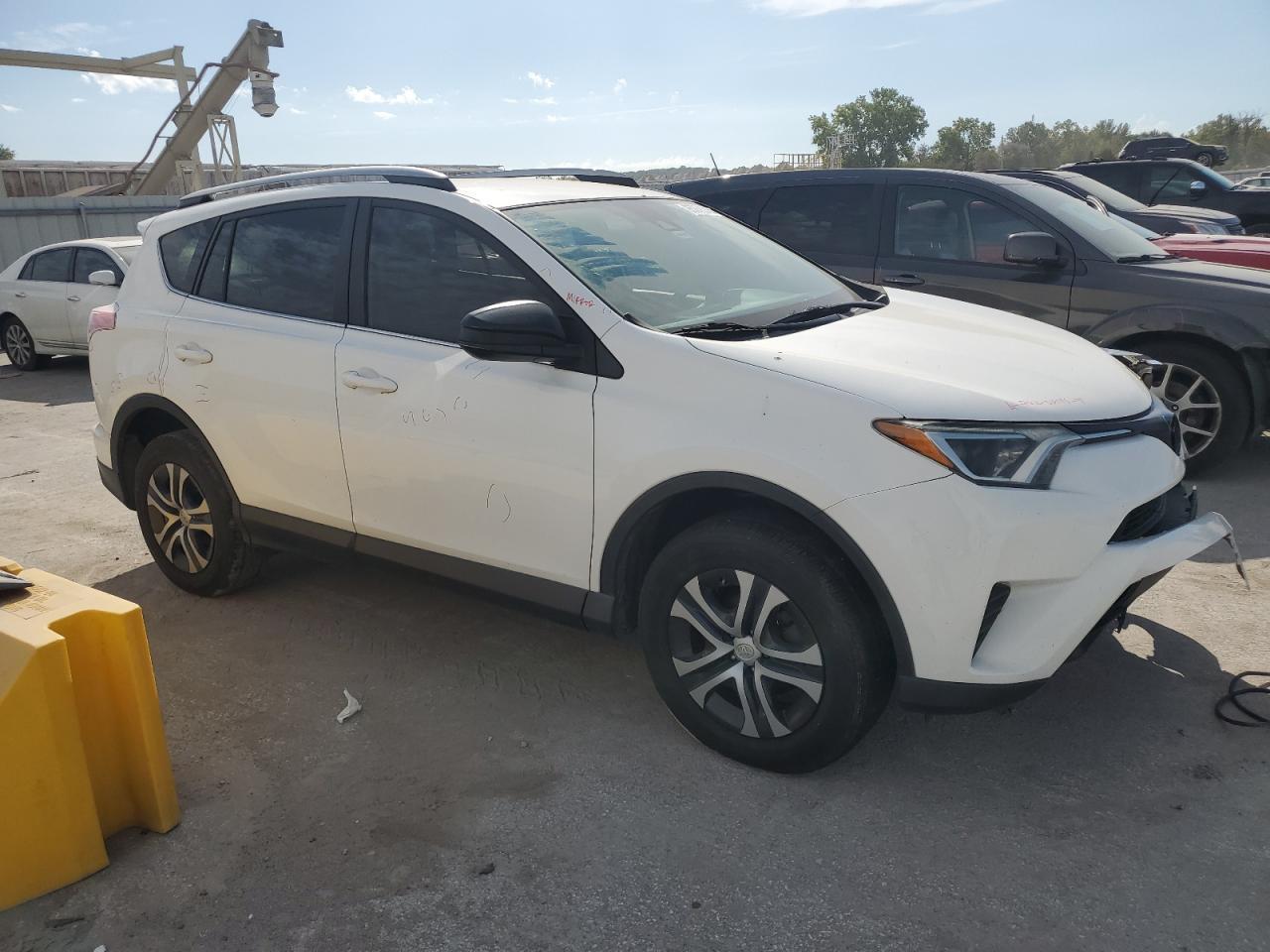 2017 Toyota Rav4 Le - Image 4