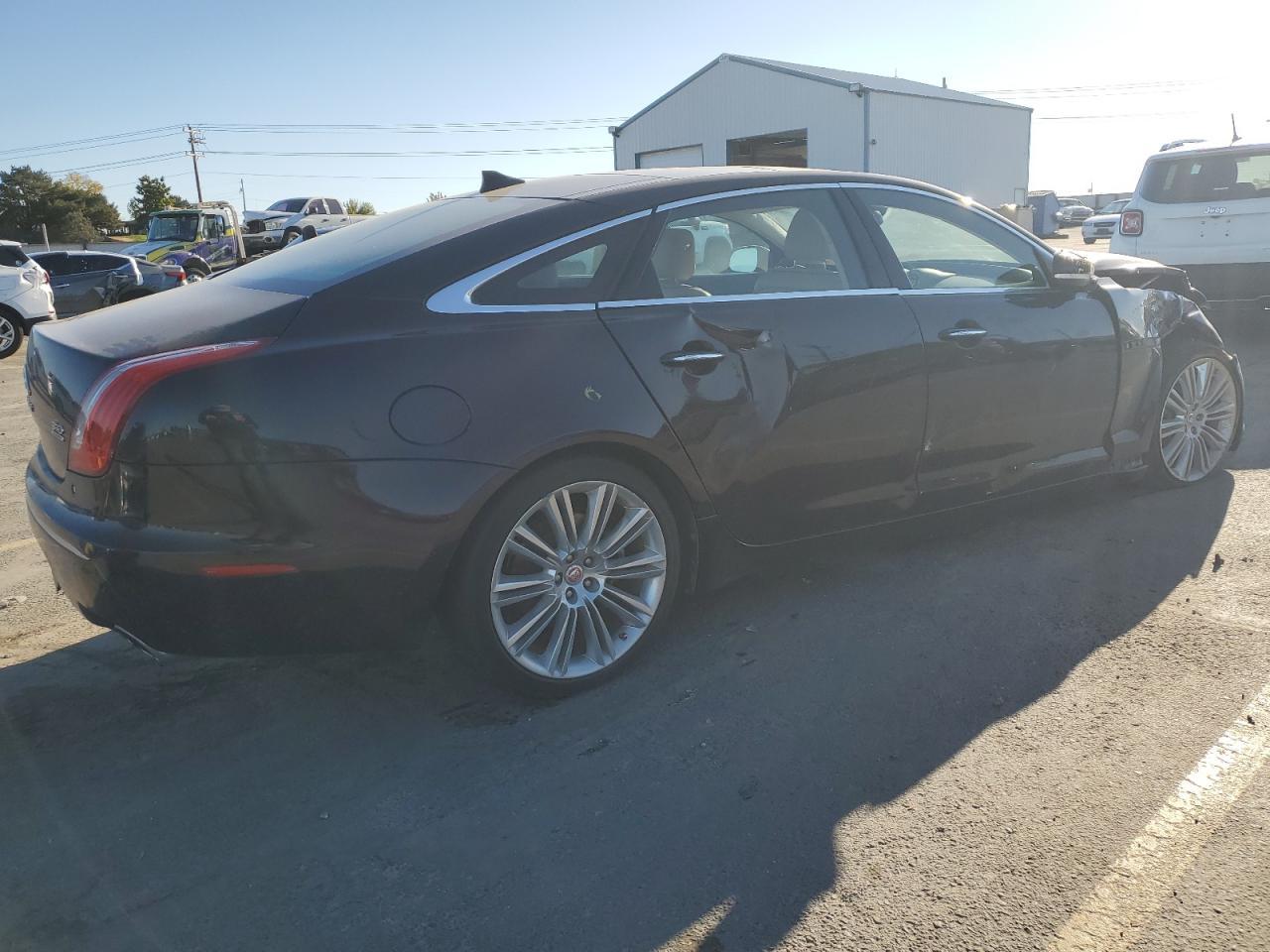 2015 Jaguar Xjl Portfolio - Image 3