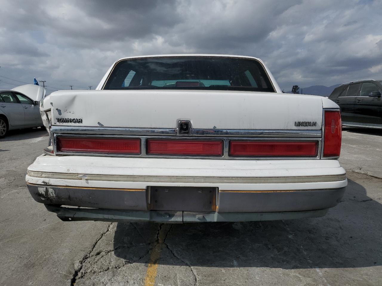 1997 Lincoln Town Car - Фото 6