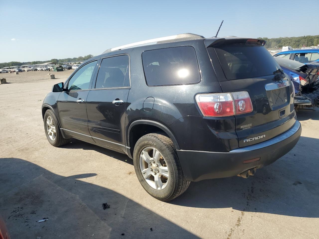 2011 GMC Acadia Sle - Image 2