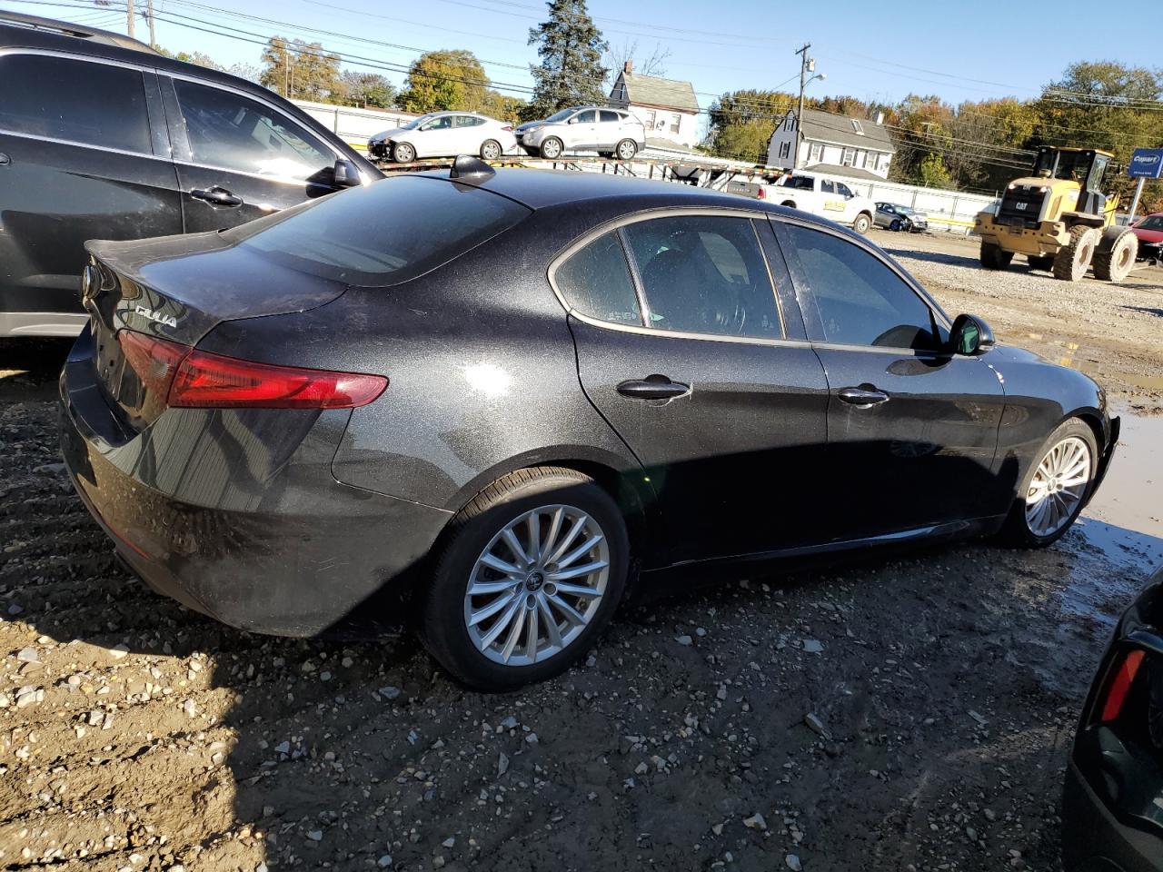 2022 Alfa Romeo Giulia - Image 3