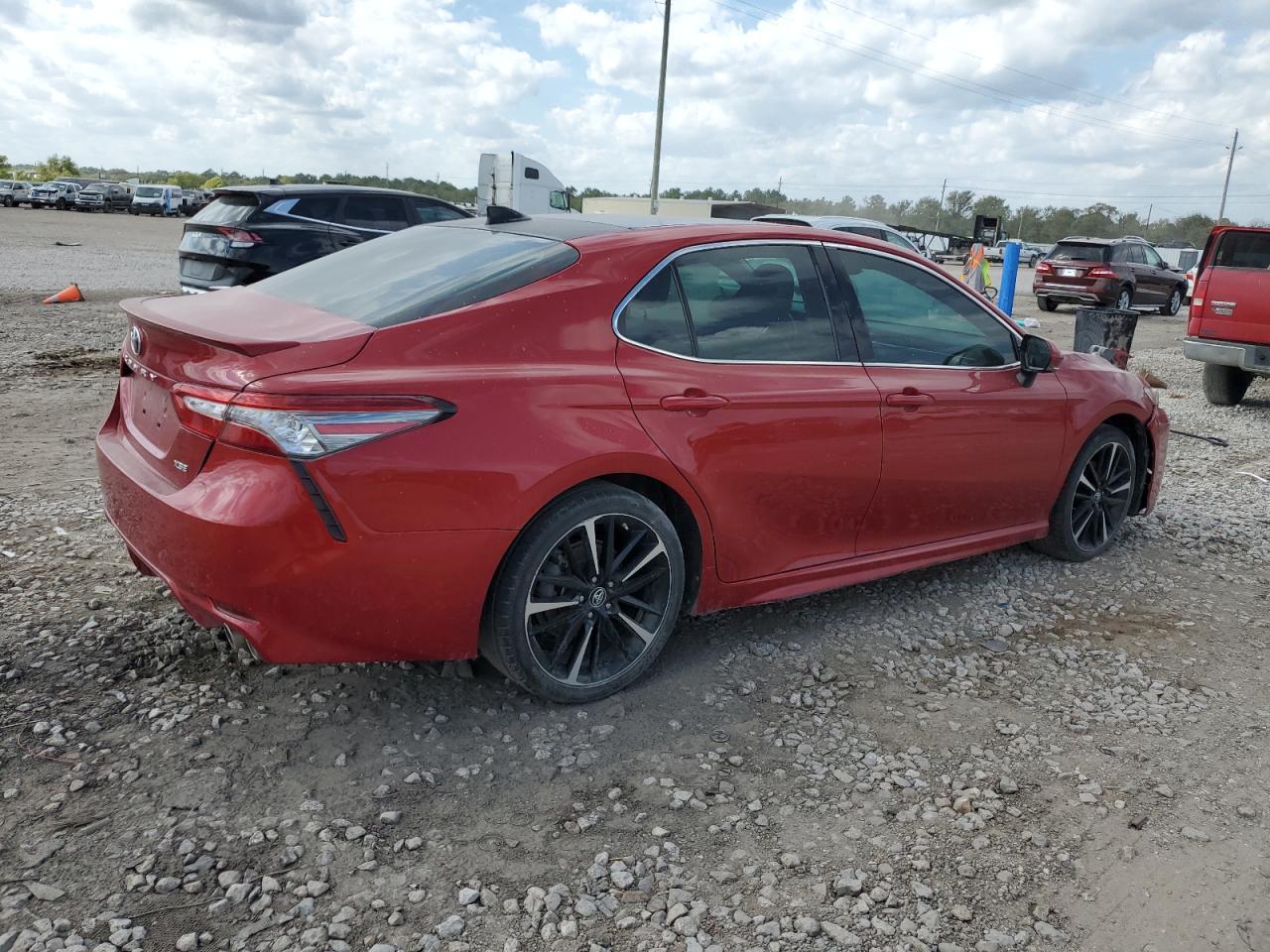 2019 Toyota Camry Xse - Фото 3