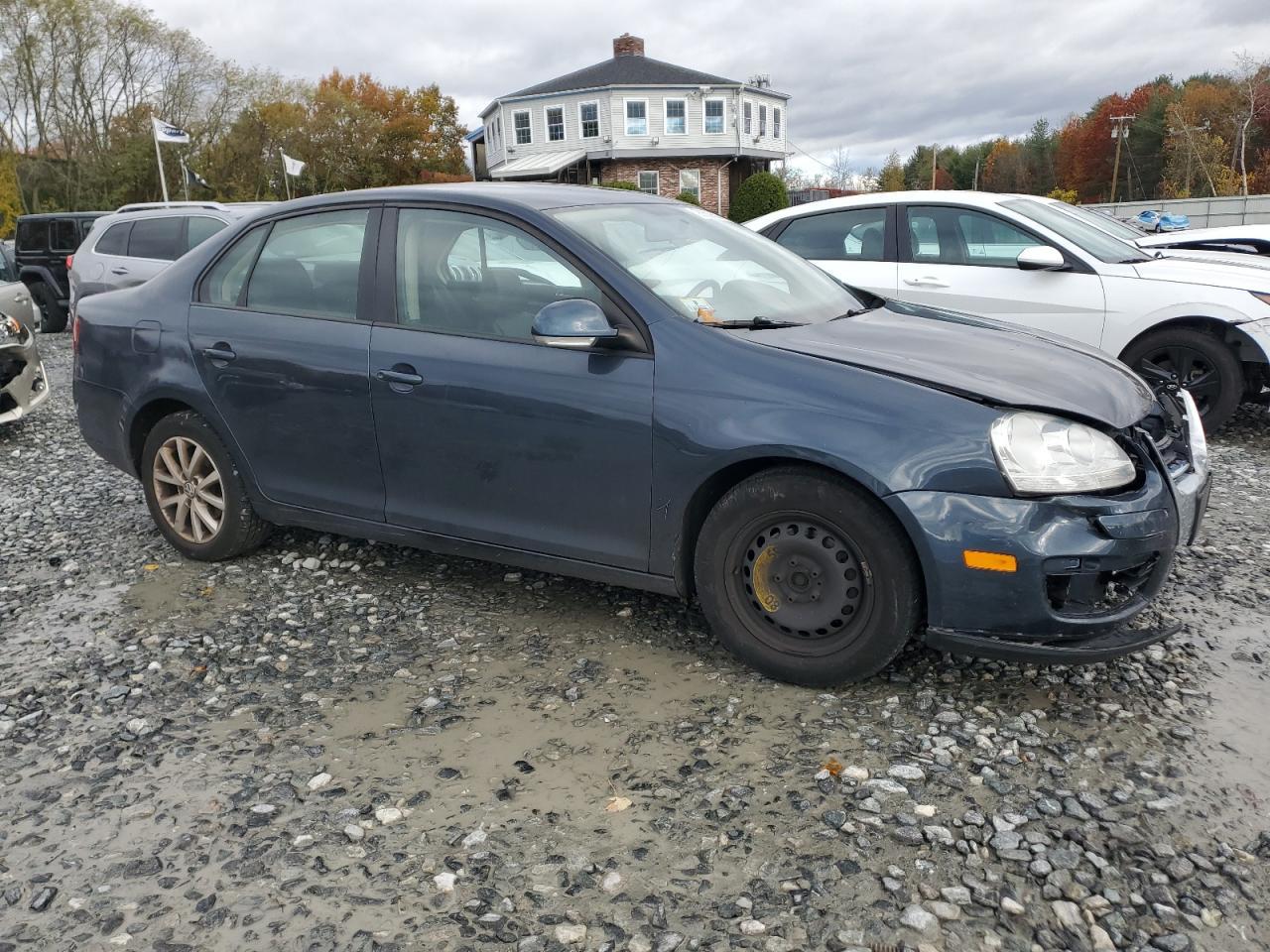 2010 Volkswagen Jetta Limited - Image 4