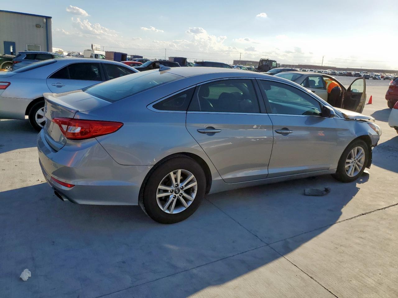2017 Hyundai Sonata Se - Фото 3