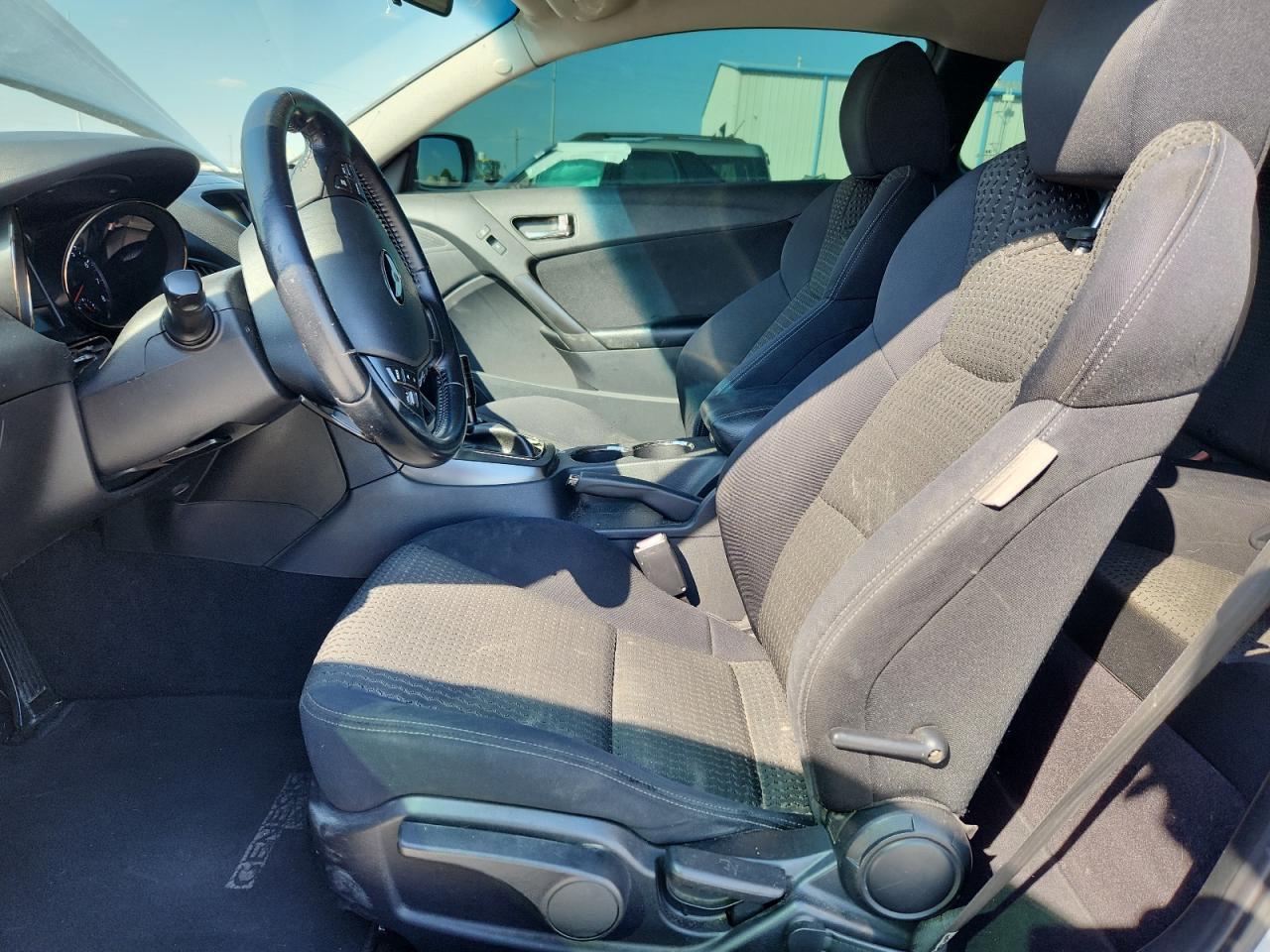 2011 Hyundai Genesis Coupe 2.0T - Фото 7