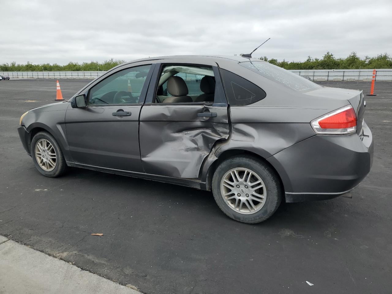 2010 Ford Focus Se - Image 2