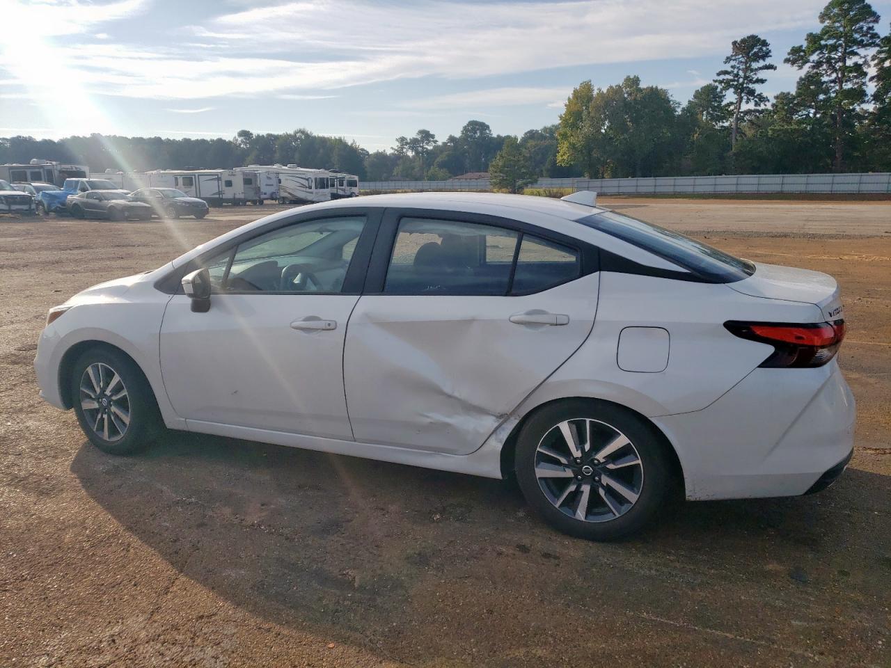 2021 Nissan Versa Sv - Фото 2