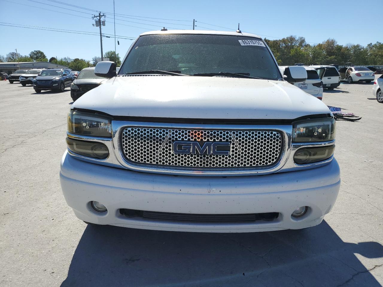 2003 GMC Yukon Denali - Фото 5