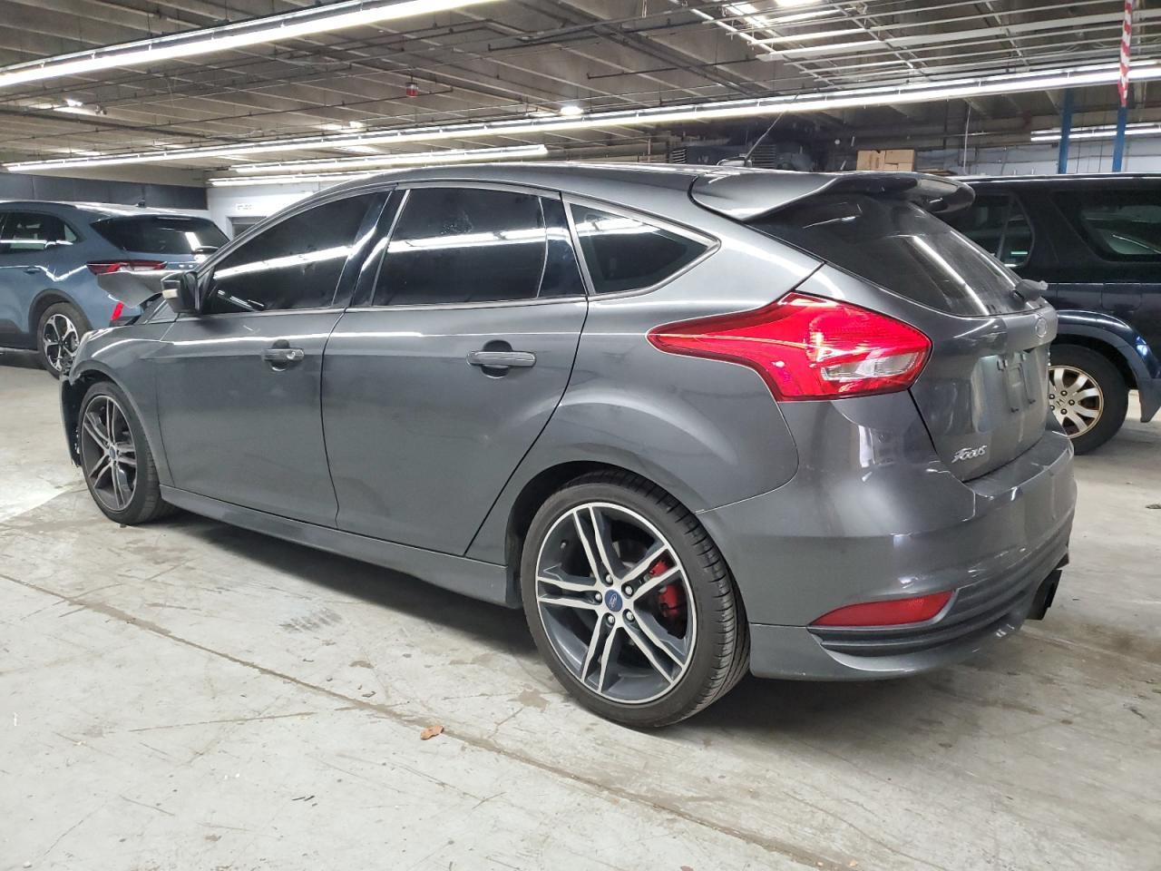 2016 Ford Focus St - Image 2