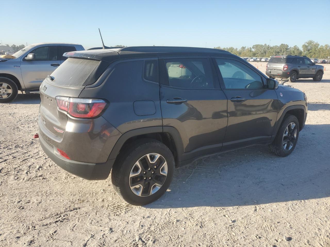 2018 Jeep Compass Trailhawk - Image 3