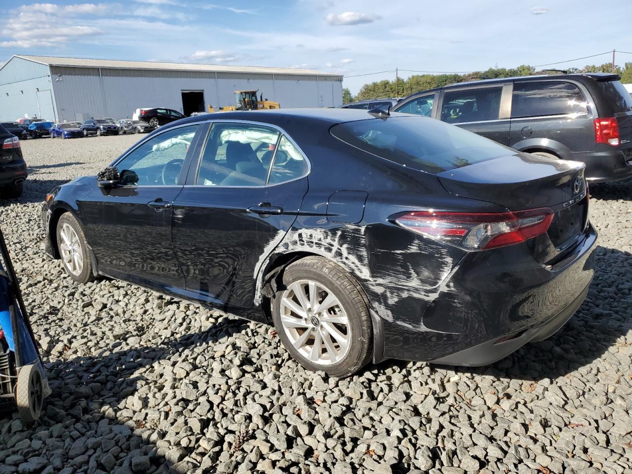 2018 Toyota Camry Le - Фото 2