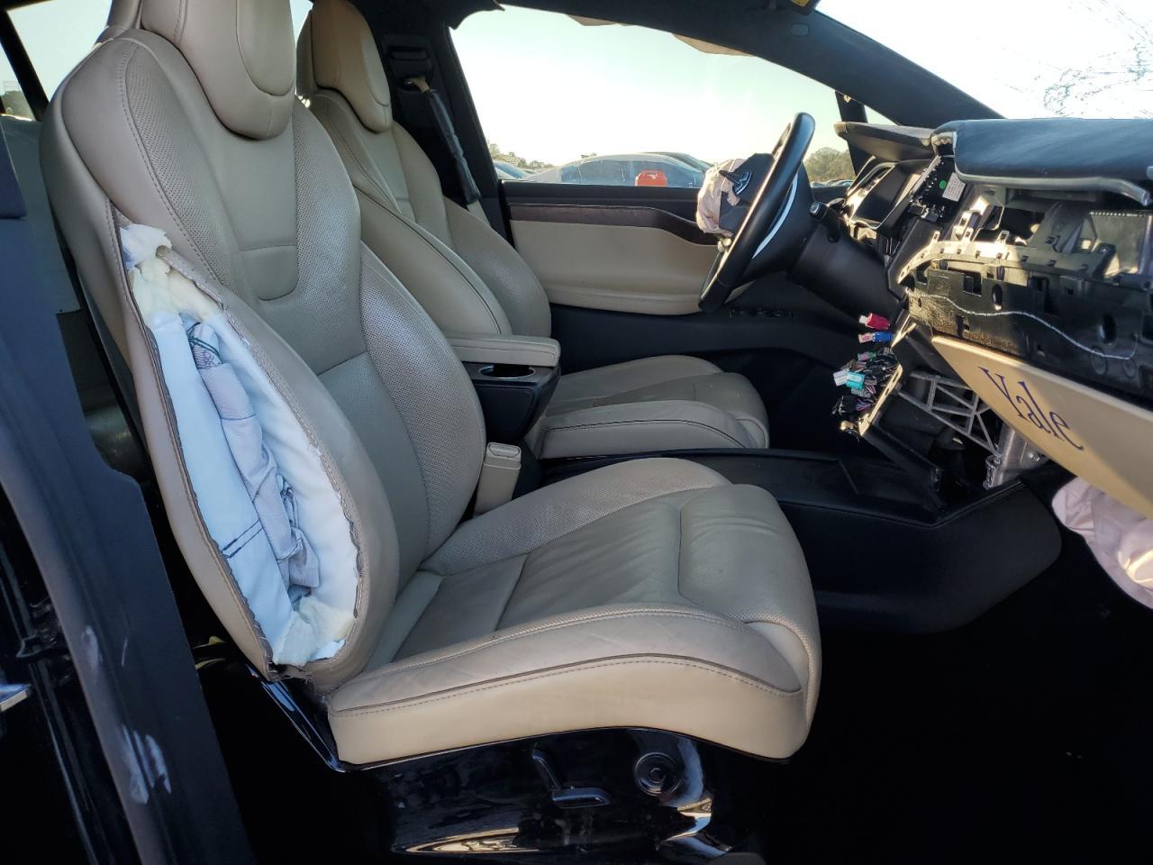 2016 Tesla Model X - Image 7