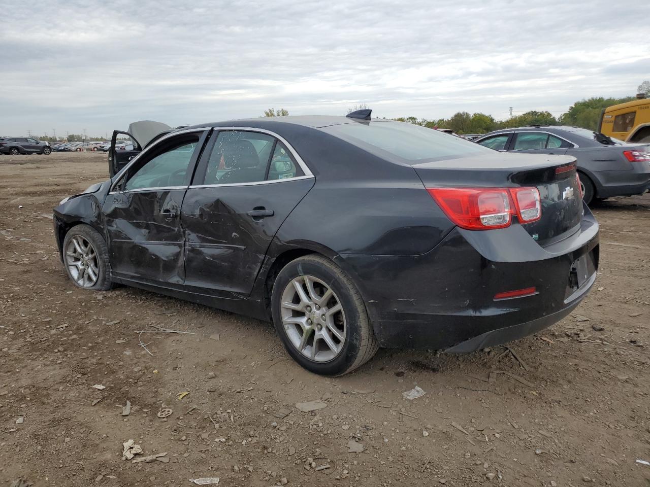 2015 Chevrolet Malibu 1Lt - Image 2