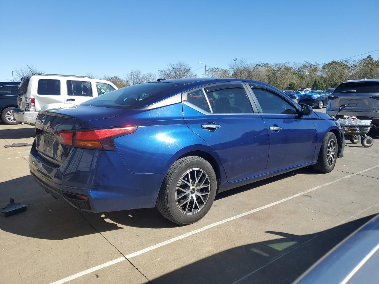 2019 Nissan Altima S - Image 3