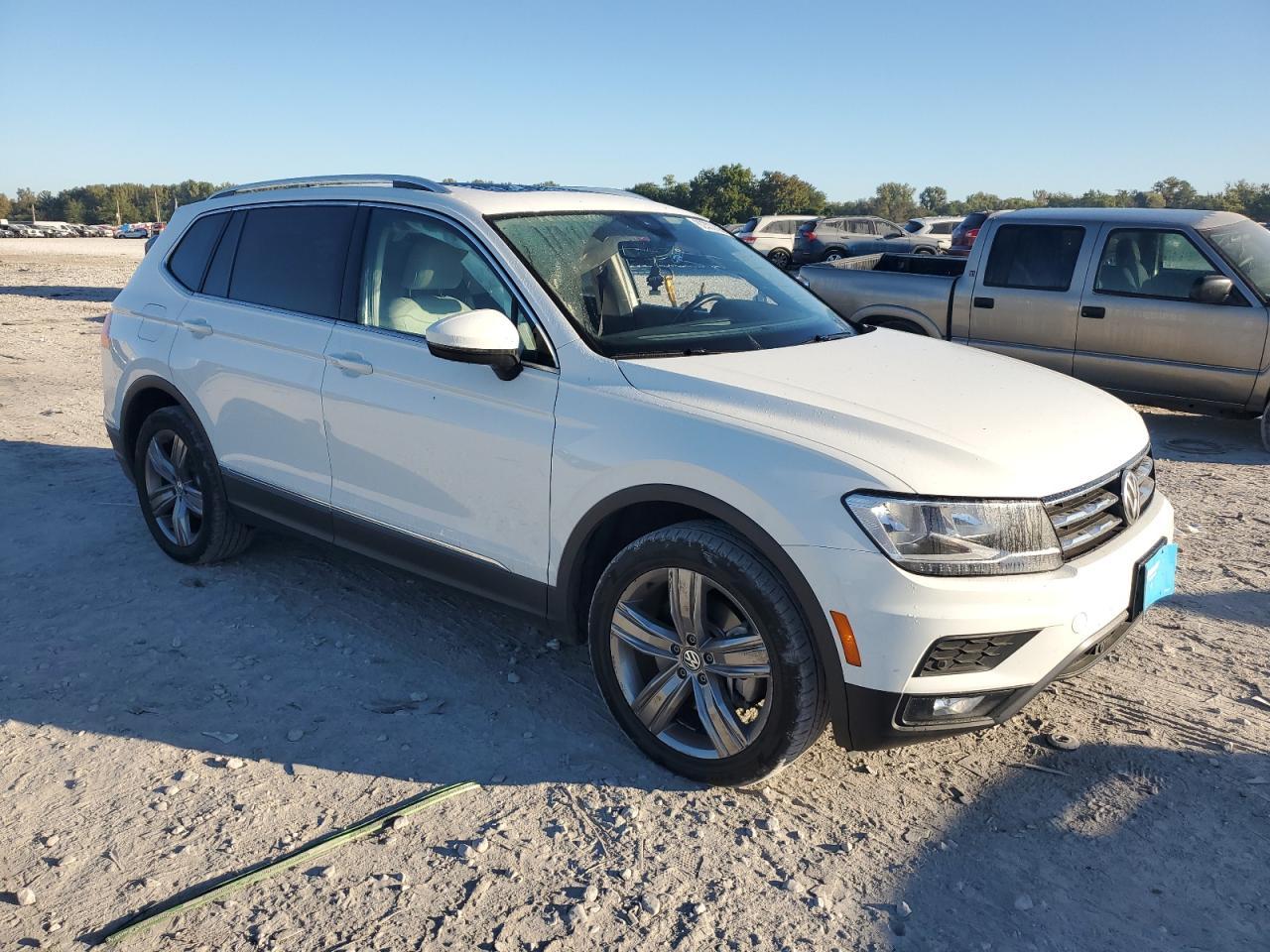 2021 Volkswagen Tiguan Se - Фото 4