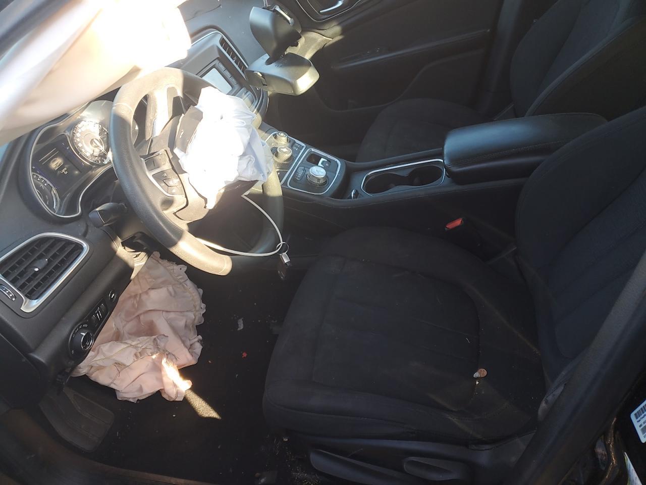 2015 Chrysler 200 Limited - Фото 7