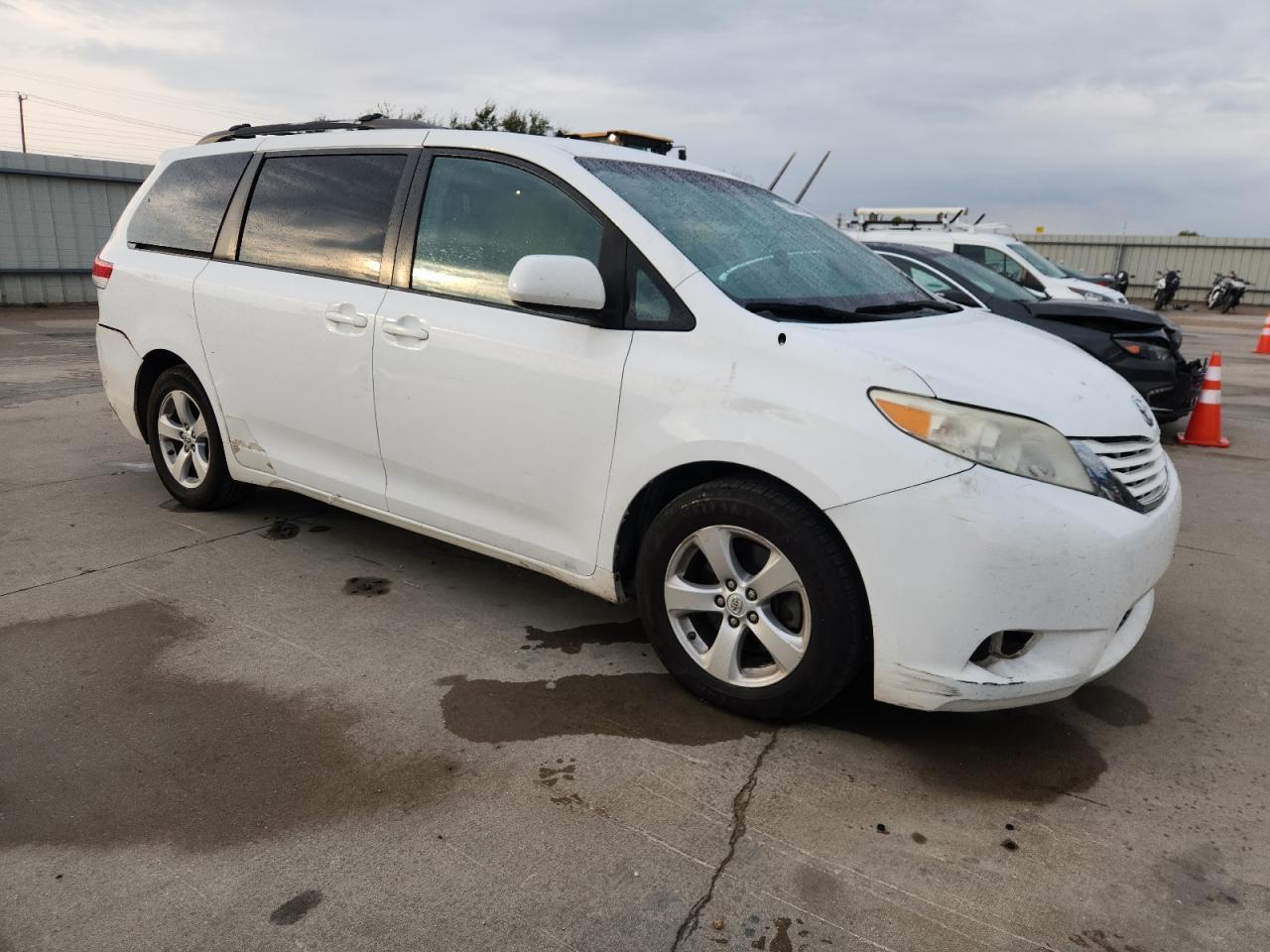 2013 Toyota Sienna Le - Фото 4